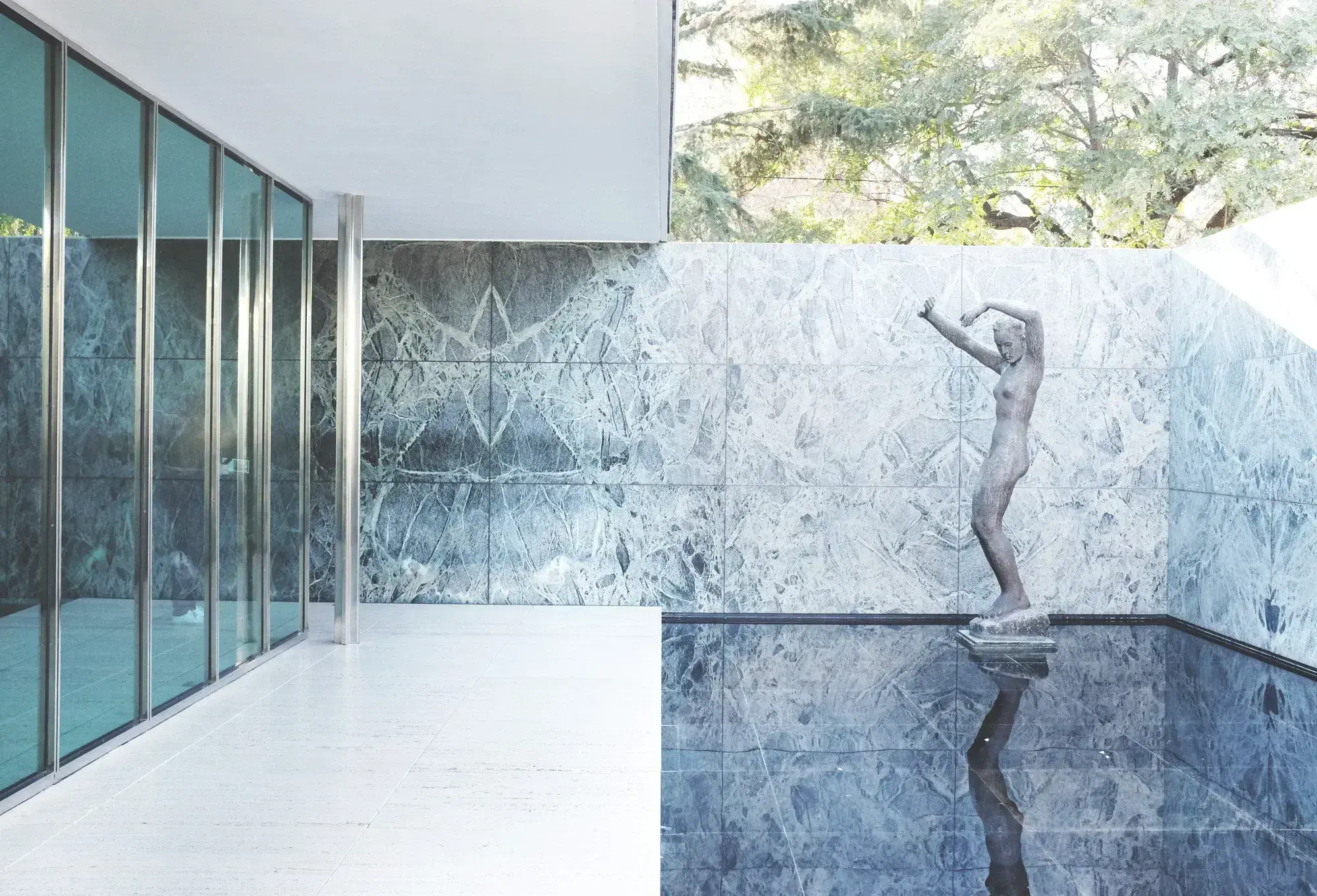 Le Pavillon de Barcelone - Image 2