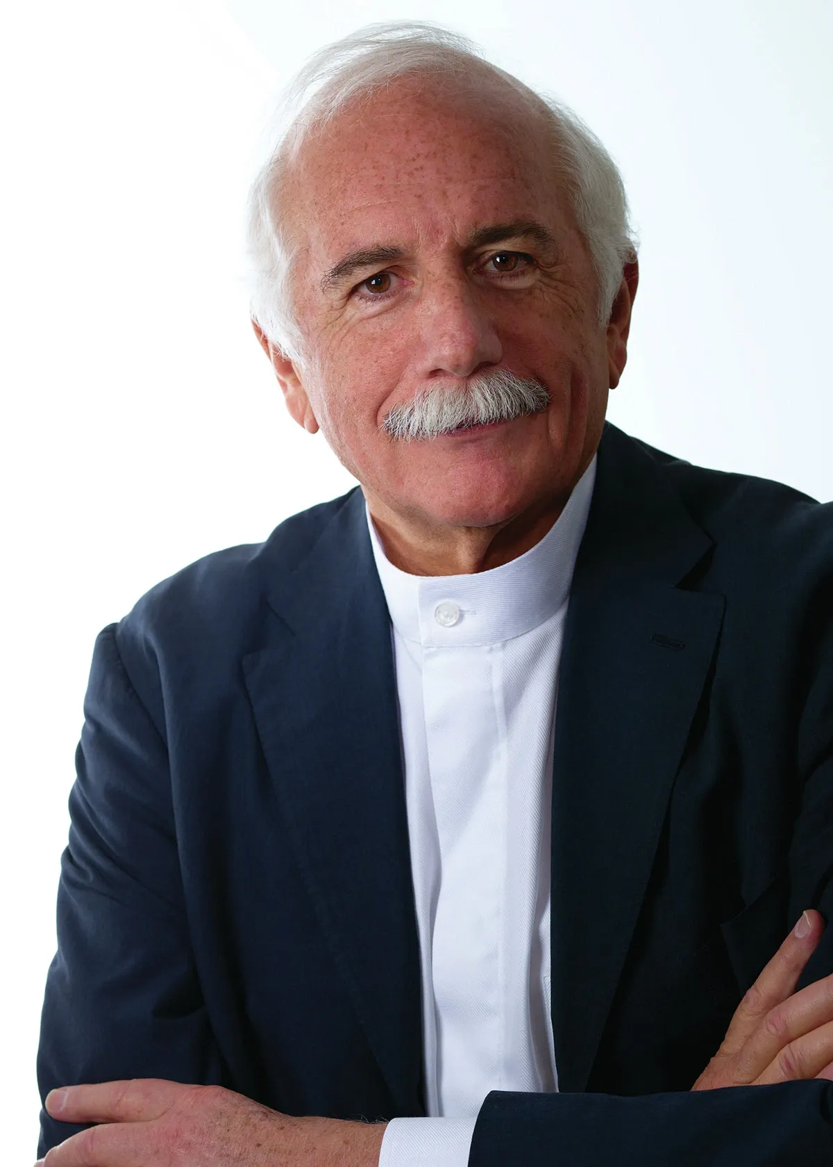 Moshe Safdie - Image 1