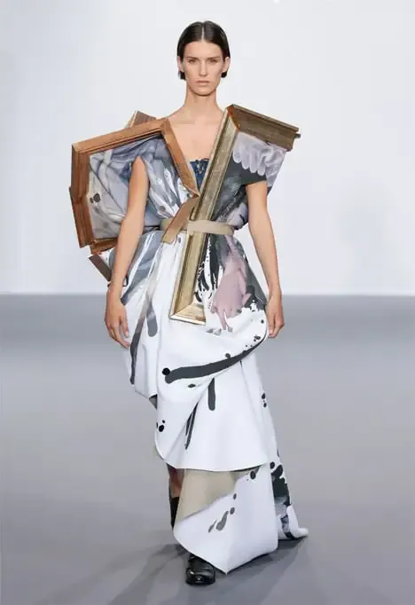 Wearable Art - Viktor & Rolf’s Fall 2015 - Image 1