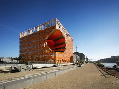 Cube orange Lyon-confluence